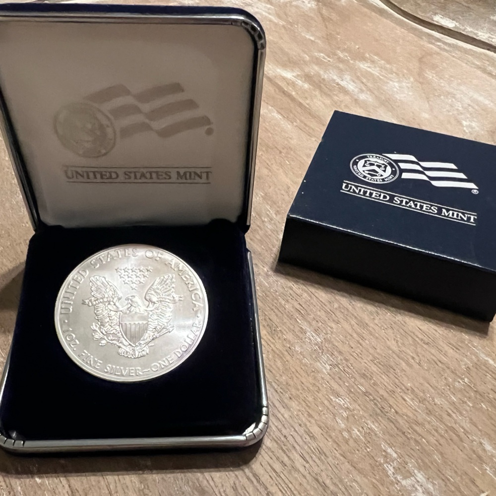 2011 Silver Liberty dollar coin